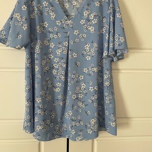 Chic Floral V-Neck Blouse in Sky Blue